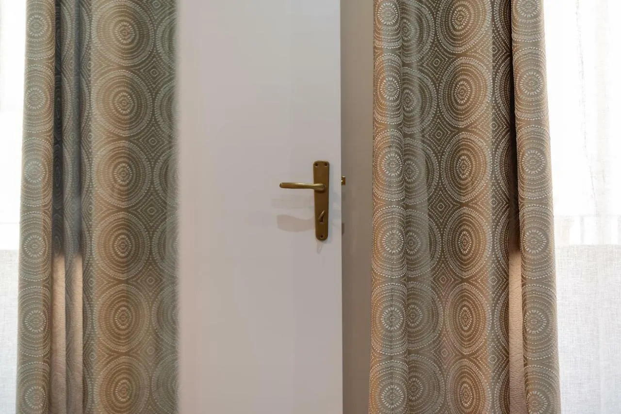 Atria Home - Alle Spalle Del Teatro Massimo Palermo 0*,
